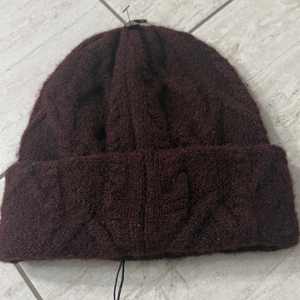 All Saints ..ladies tawny port red wool blend beanie
O/S .. thick cable - Picture 5 of 6